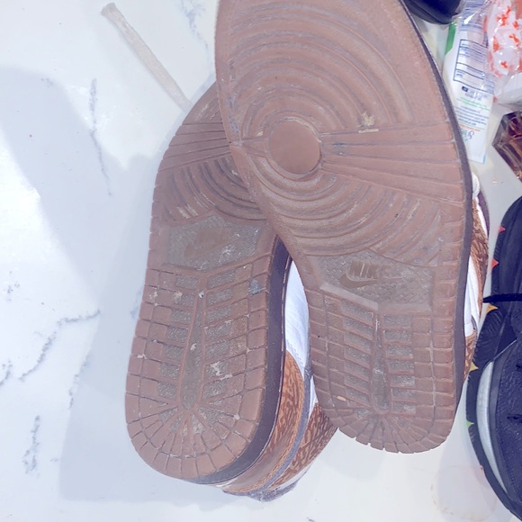 On sale 🎈 Men Jordan High Retro Size 9.5 - Picture 3 of 4